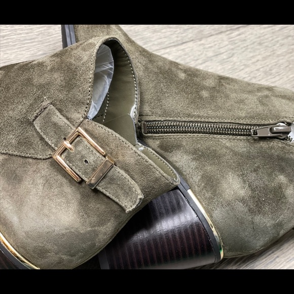 Bandolino Booties - Suede bootie with block heel NWB - Picture 4 of 13